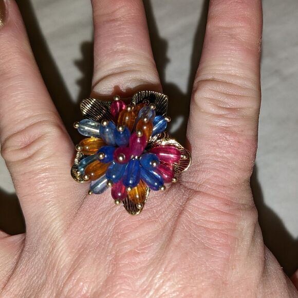 Beaded stretchy flower ring, NWOT - Picture 4 of 8
